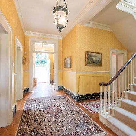 Pantybeiliau House Bed & Breakfast Gilwern Экстерьер фото