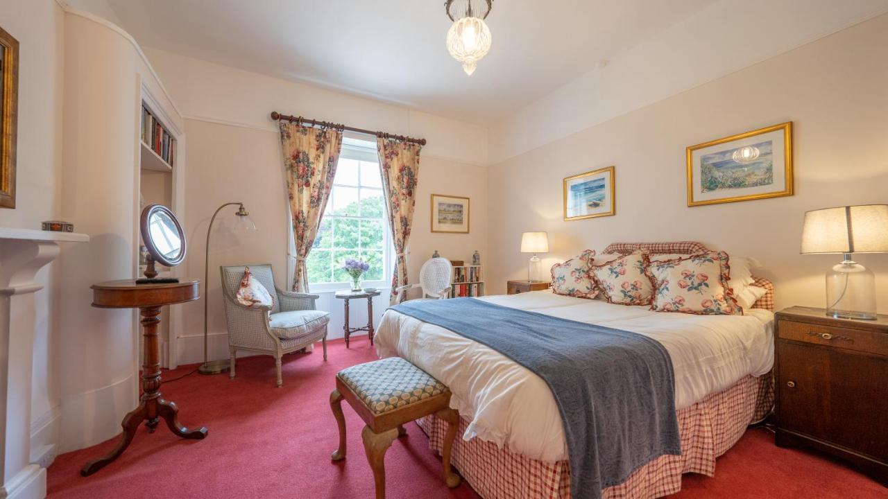 Pantybeiliau House Bed & Breakfast Gilwern Экстерьер фото
