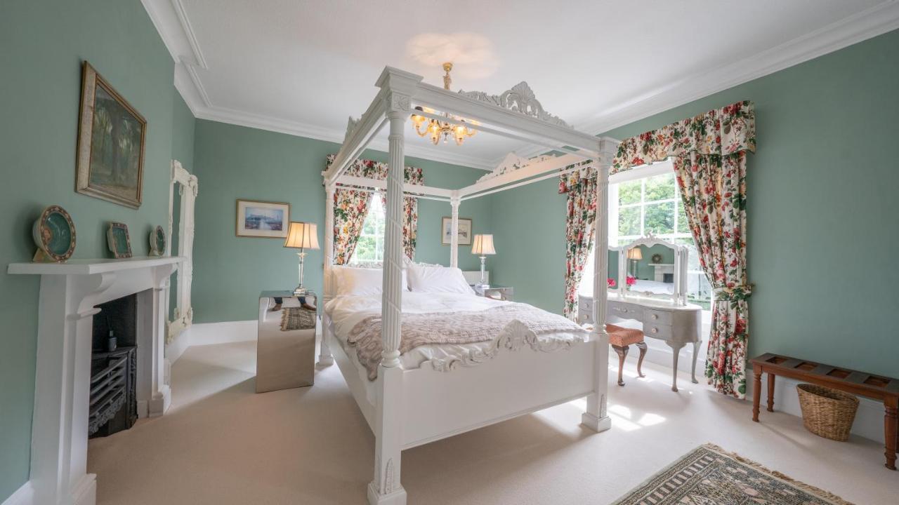 Pantybeiliau House Bed & Breakfast Gilwern Экстерьер фото