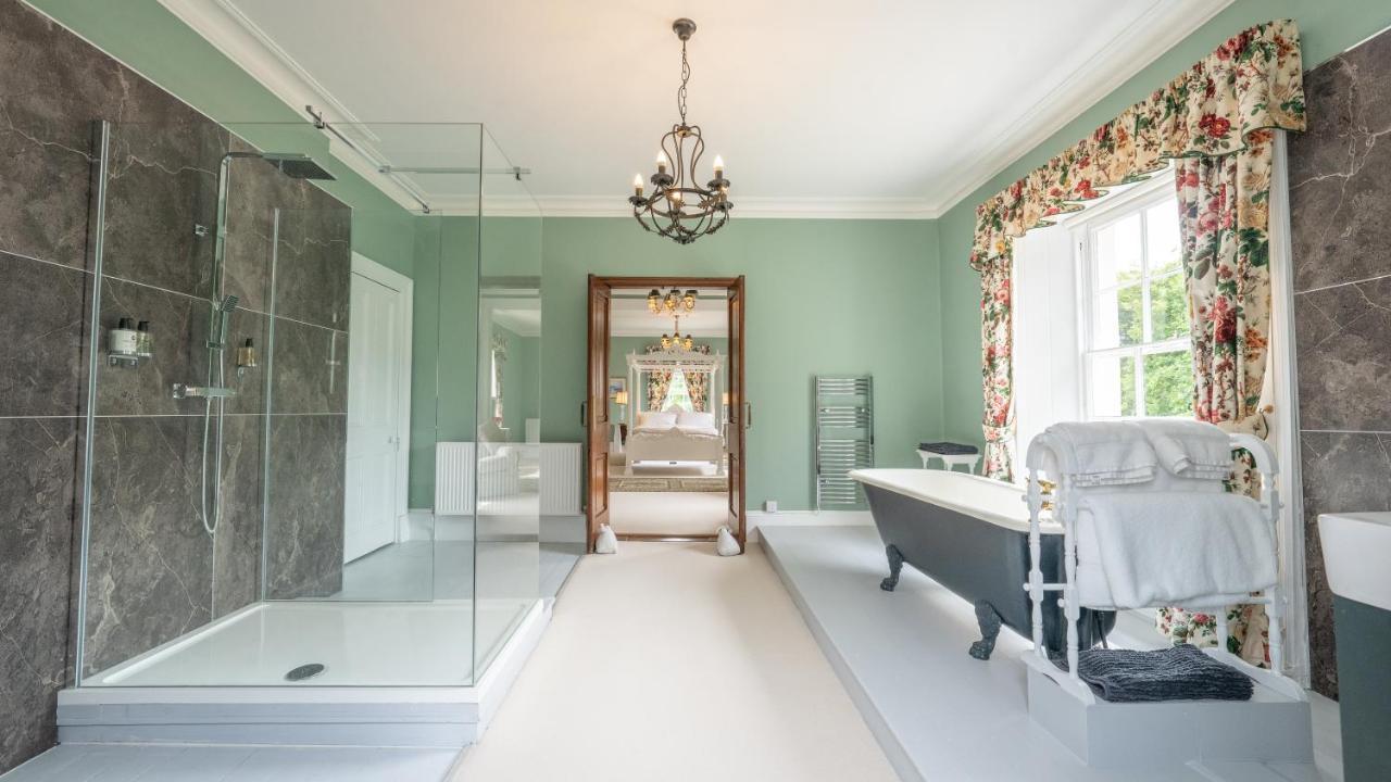 Pantybeiliau House Bed & Breakfast Gilwern Экстерьер фото