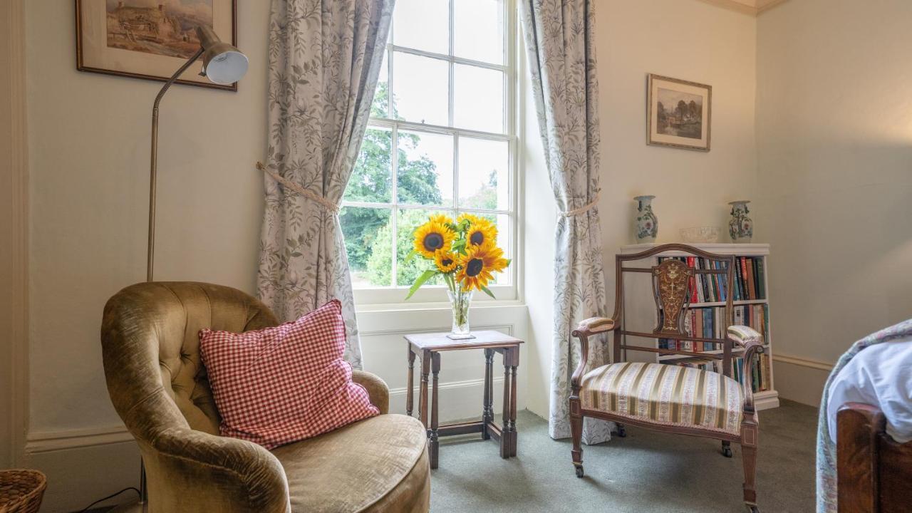 Pantybeiliau House Bed & Breakfast Gilwern Экстерьер фото